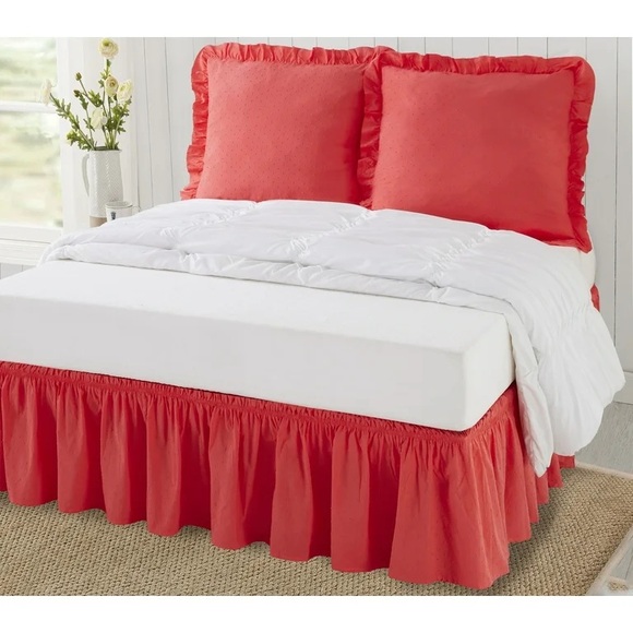 🌸 New With Tags The Pioneer Woman Bedding Set - 2 Shams & Dust Ruffle, Red - Picture 4 of 8